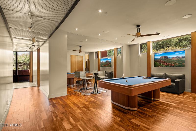 BILLIARD GAME ROOM