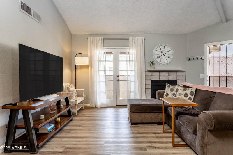 living room 04