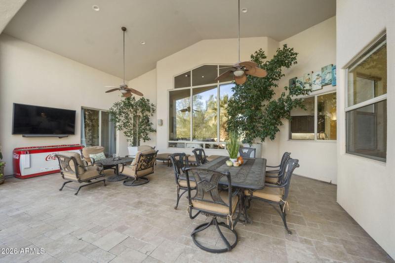 60-web-or-mls-12110-e-gold-dust-ave