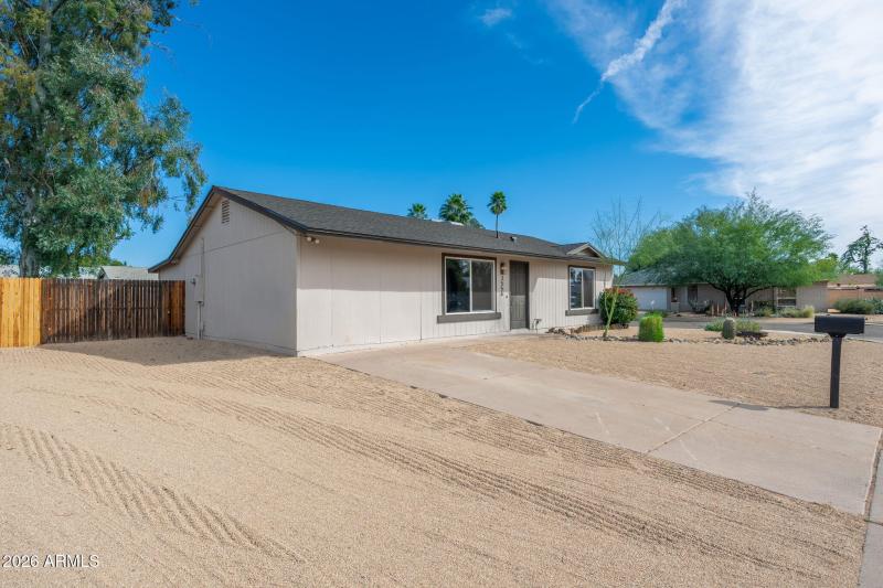 3556 E Helena Dr - 02
