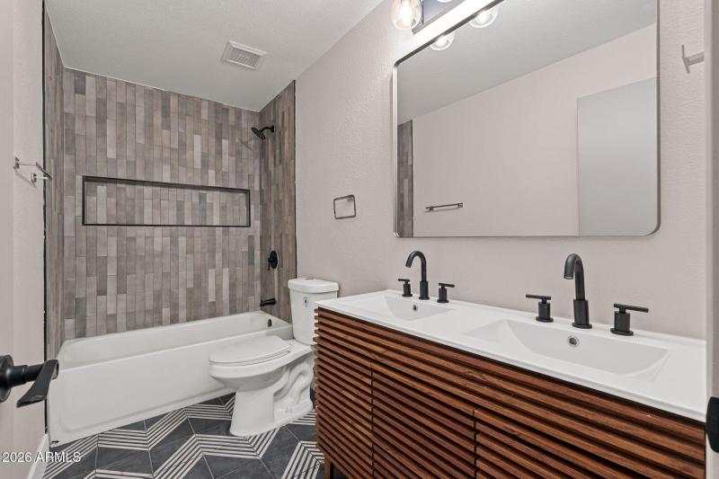 3556 E Helena Dr - 16
