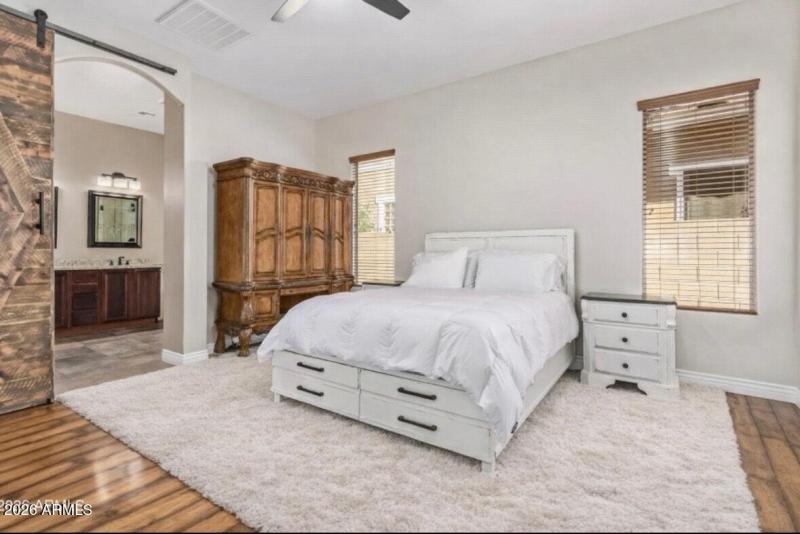Narang bedroom