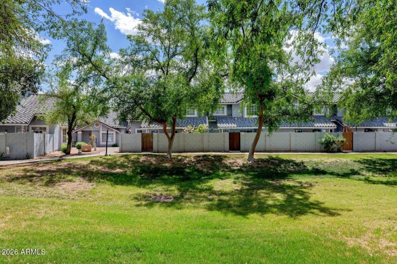 860 N McQueen Rd-large-022-021-860 N McQ