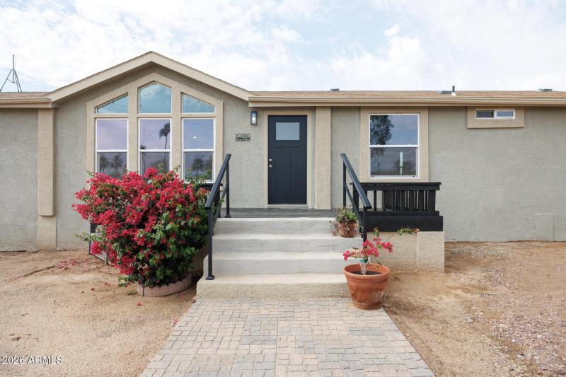 10290 N Katsina - Front Patio