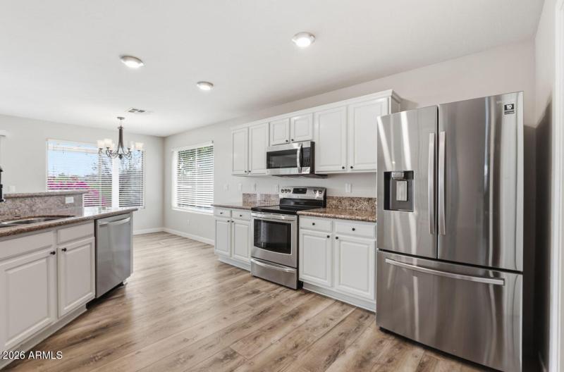12-web-or-mls-23221 N 20th St Phoenix, A
