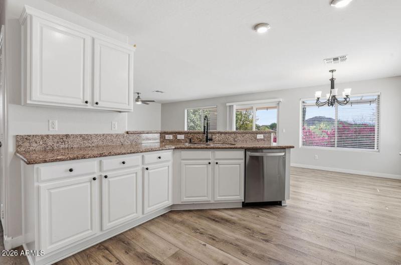 13-web-or-mls-23221 N 20th St Phoenix, A