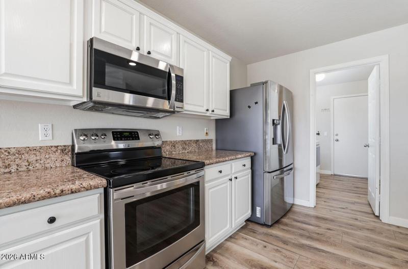 14-web-or-mls-23221 N 20th St Phoenix, A
