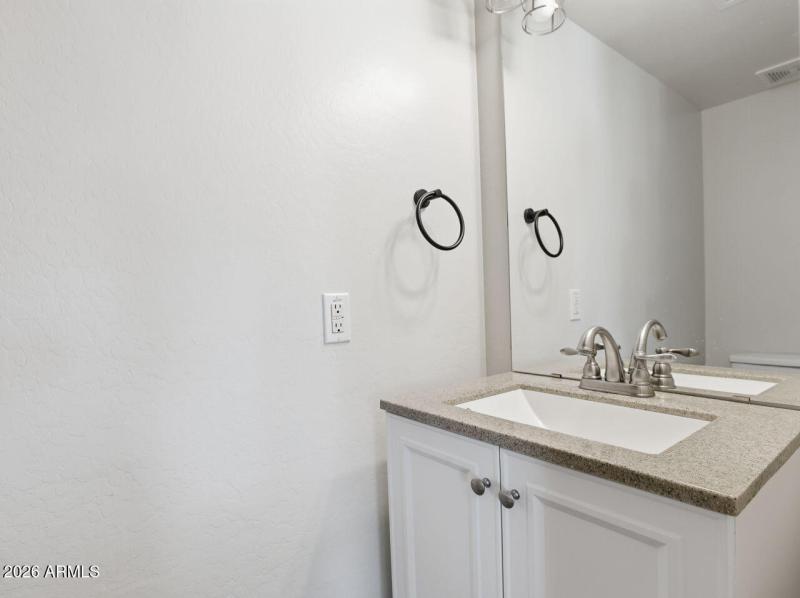 16-web-or-mls-23221 N 20th St Phoenix, A