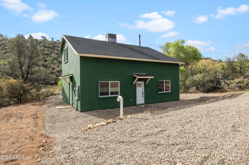 001-Front Exterior