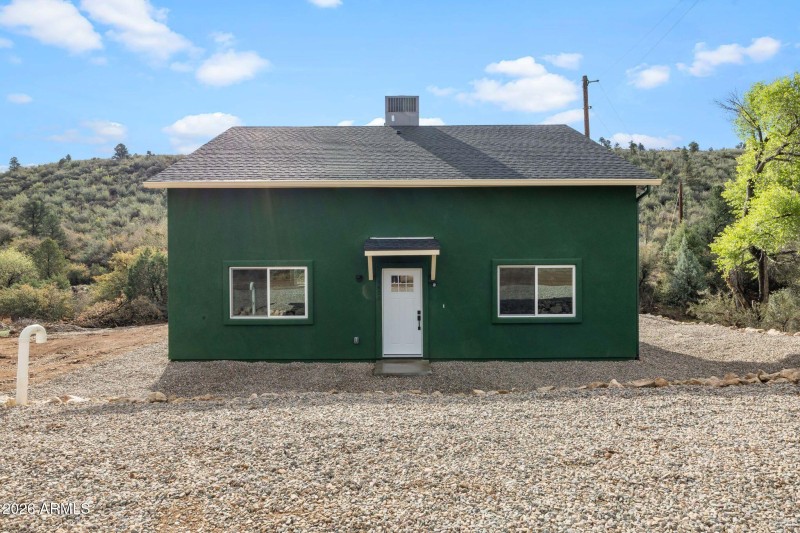 006-Front Exterior