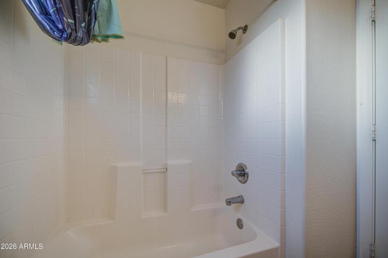 Bathroom 2-pic 3