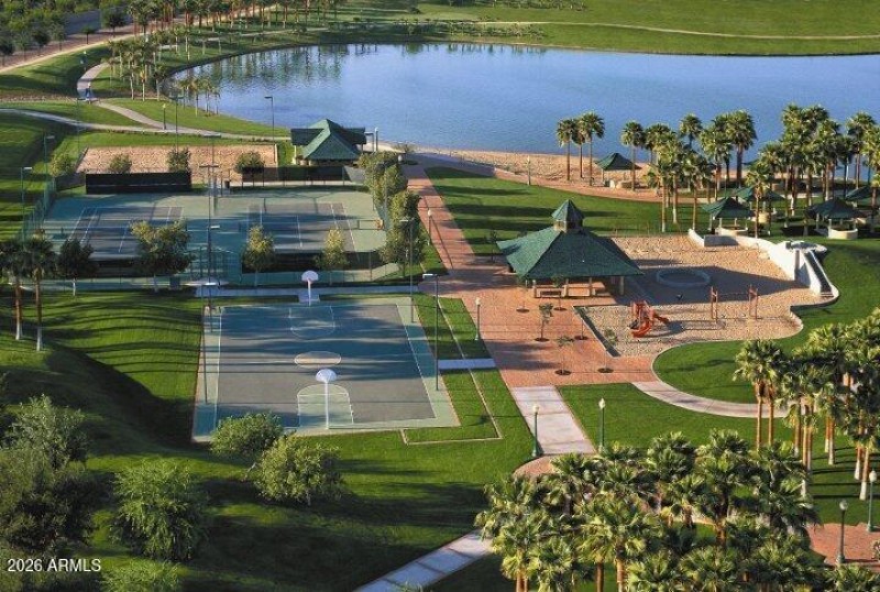 Estrella South Lake