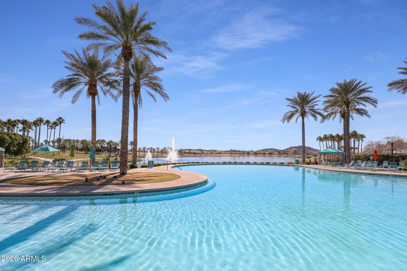 Starpointe Lakefront Pool