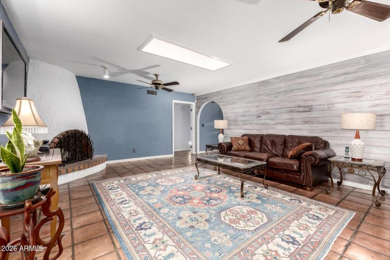12 Charter Oak