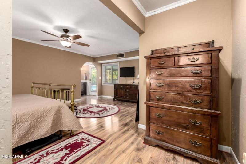 24 Charter Oak