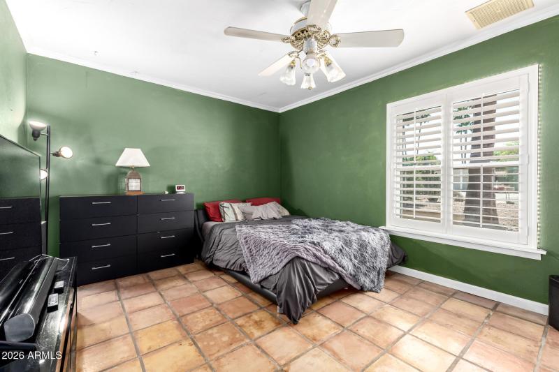 33 Charter Oak