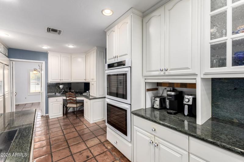 16 Charter Oak