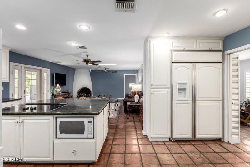19 Charter Oak