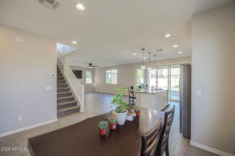 06-Dining area.jpg