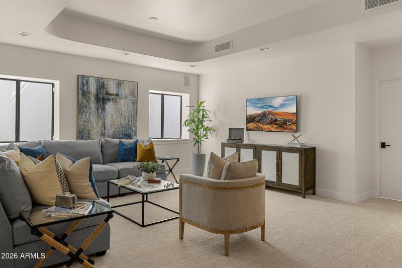 basement guest lounge2