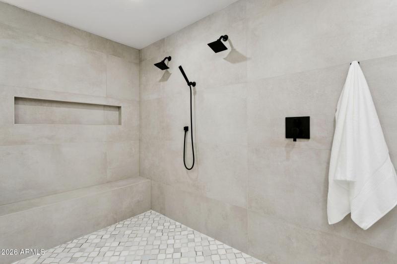 Dual Showerheads & Wand