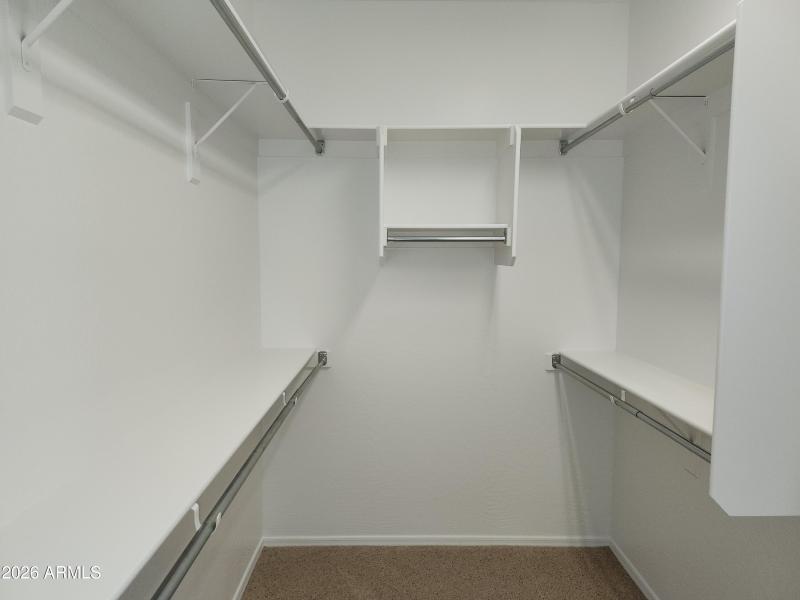 Lrg Walk-in Closet