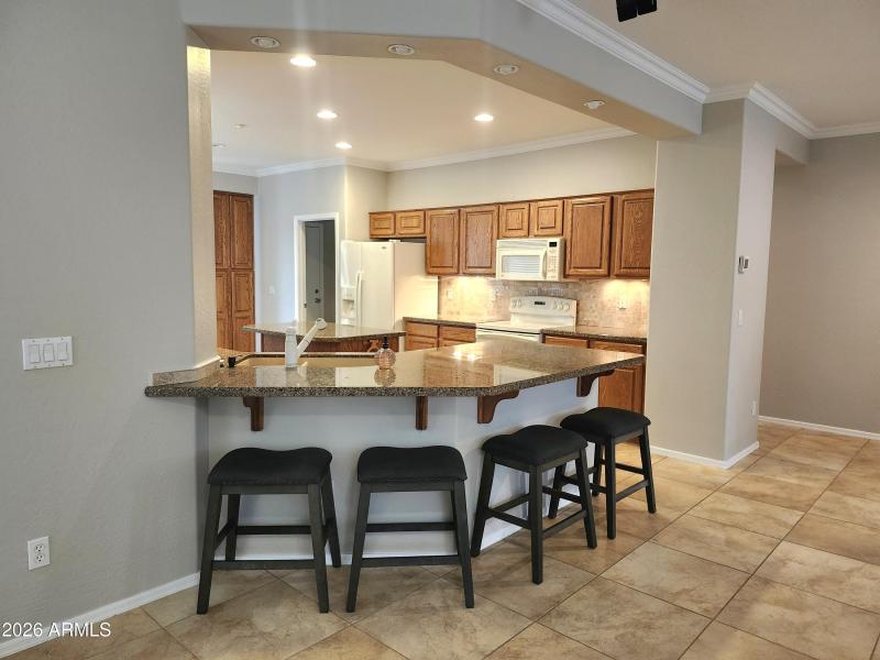 Lrg Breakfast Bar