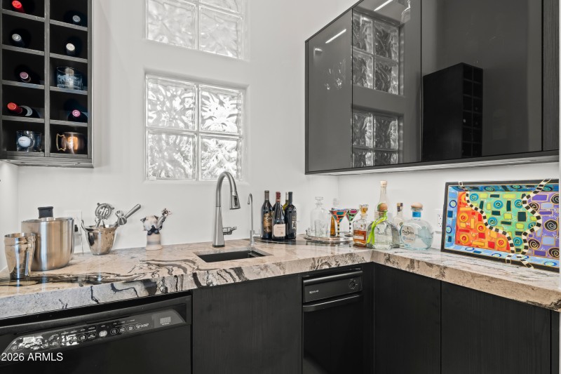 Drop-down Bar Serving Area