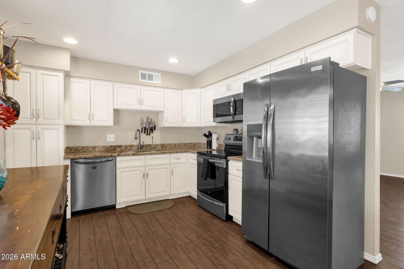Zoe Ella Kitchen 2