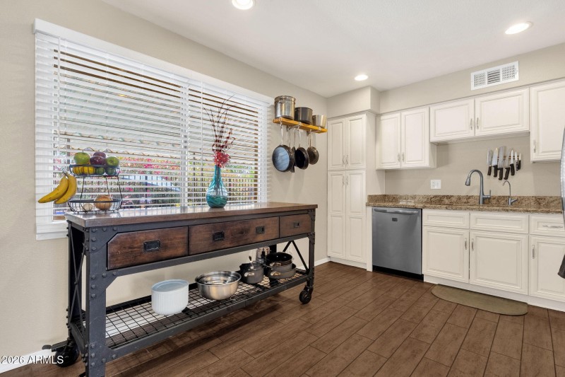 Zoe Ella Kitchen 4