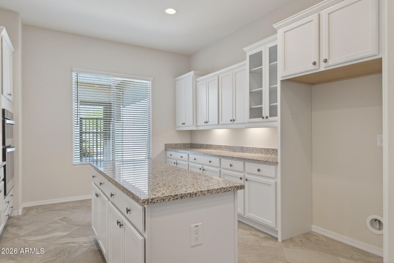 11) KITCHEN