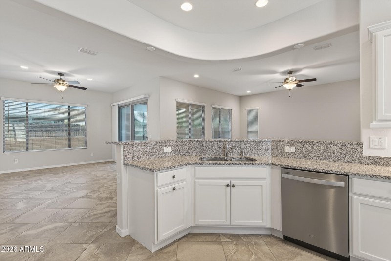 15) KITCHEN