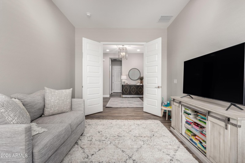 Den/Flex Room