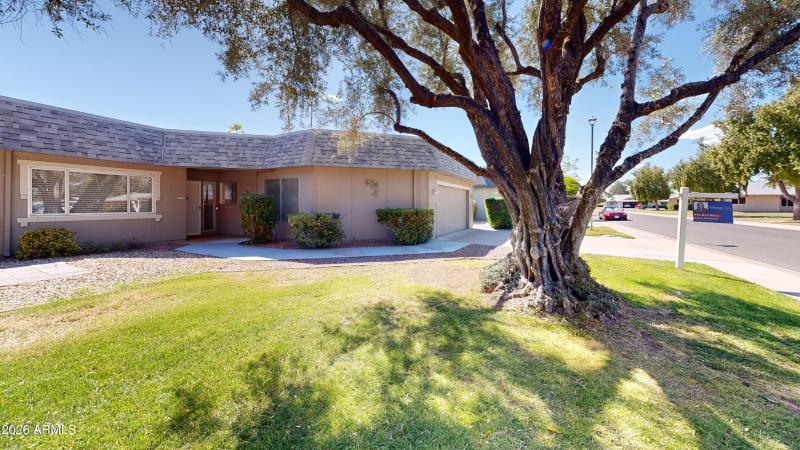 10361-W-Campana-Dr-Garage 2