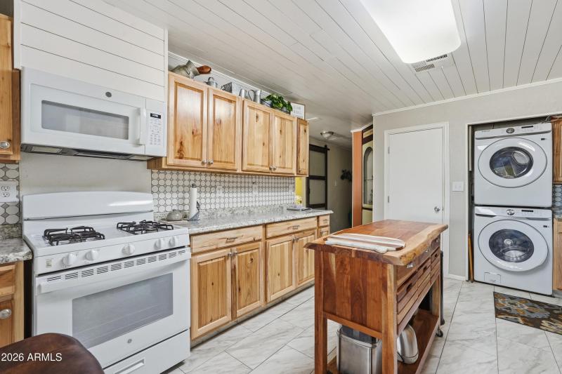 Kitchen/Laundry