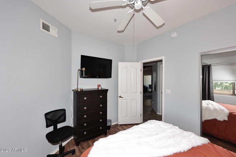 Guest Bedroom2