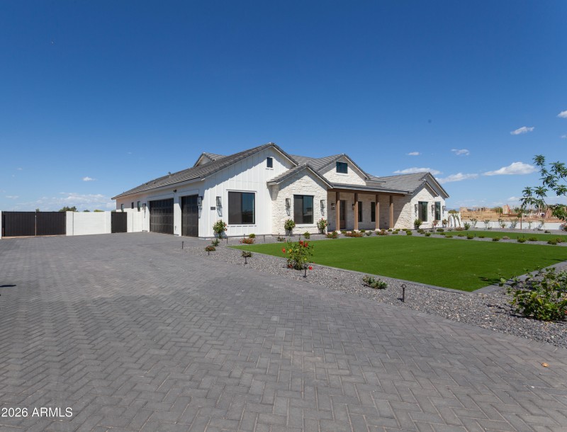 Garage/Driveway