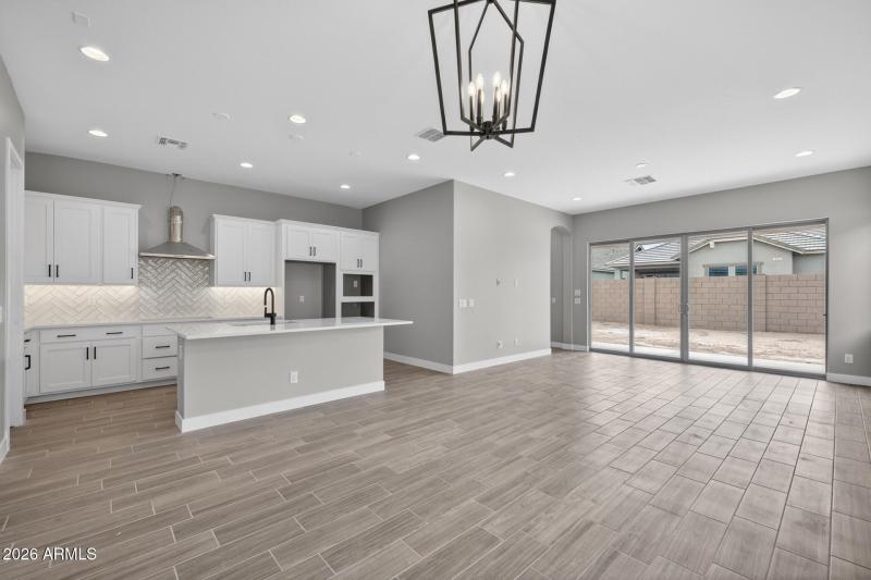 14)KITCHEN