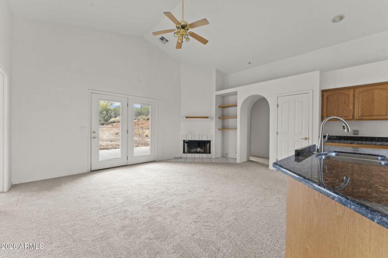 1847 Vista Dr