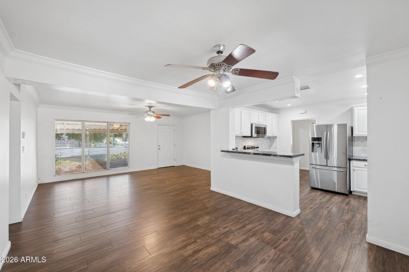 10-web-or-mls-1802-e-missouri-ave