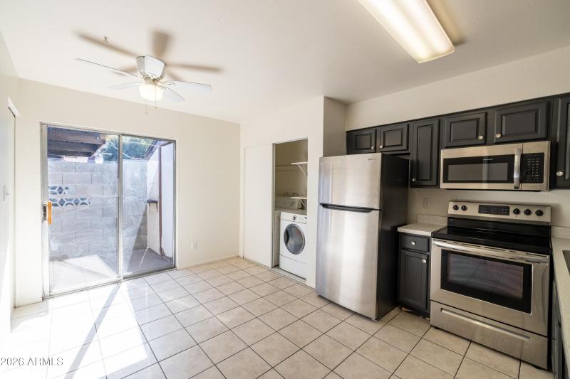 2440 E Waltann Ln - Derek - 4.15.26-16