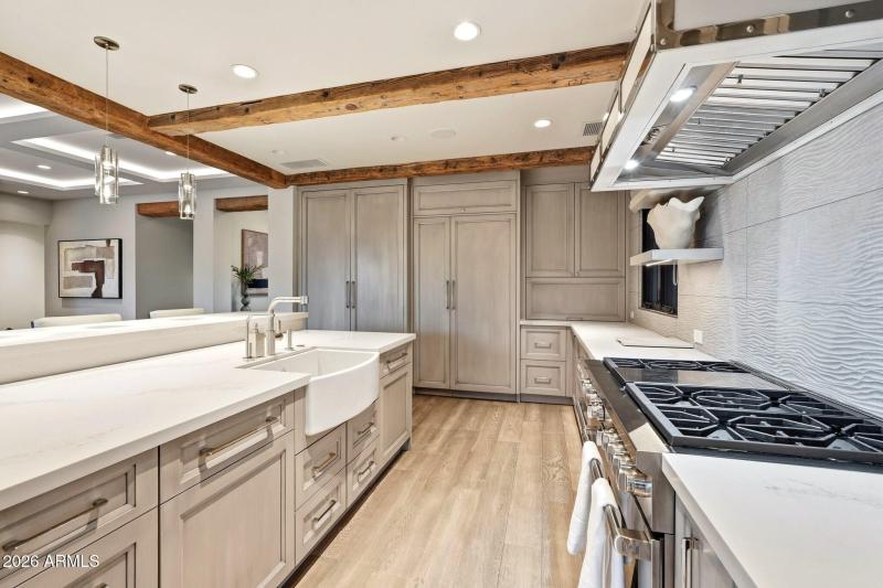 013_Kitchen