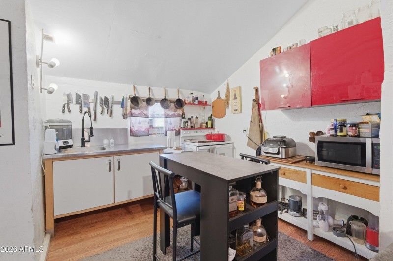 13-custom-1025 E Roosevelt St-13