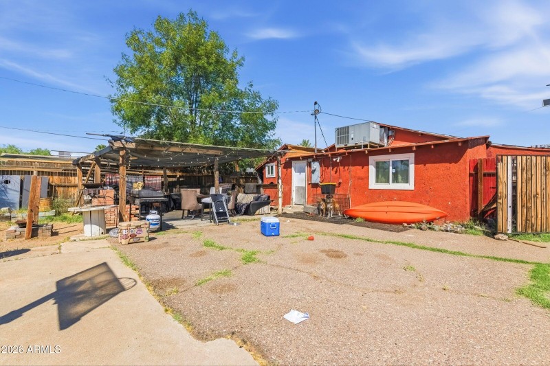 19-custom-1025 E Roosevelt St-19