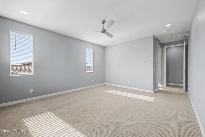 24 Loma Vista