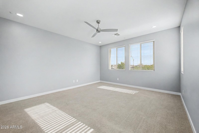 25 Loma Vista