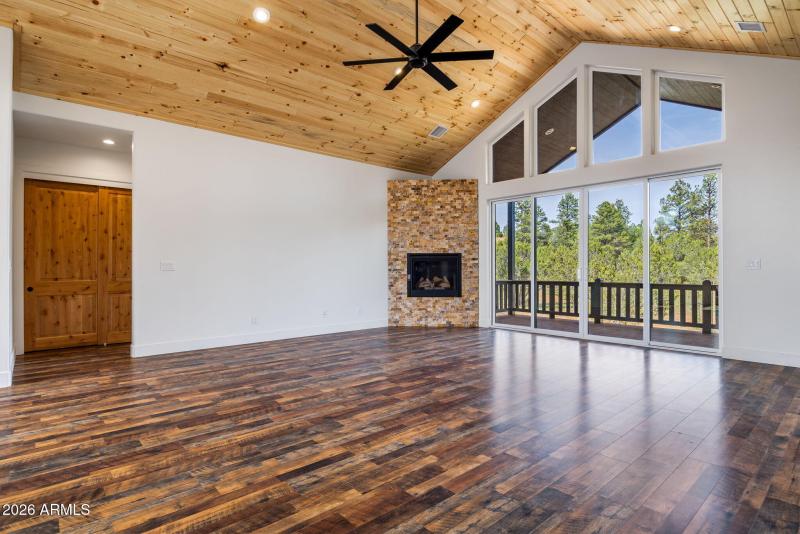 2759PantherCir-Overgaard-AZ-9