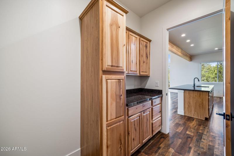 2759PantherCir-Overgaard-AZ-28