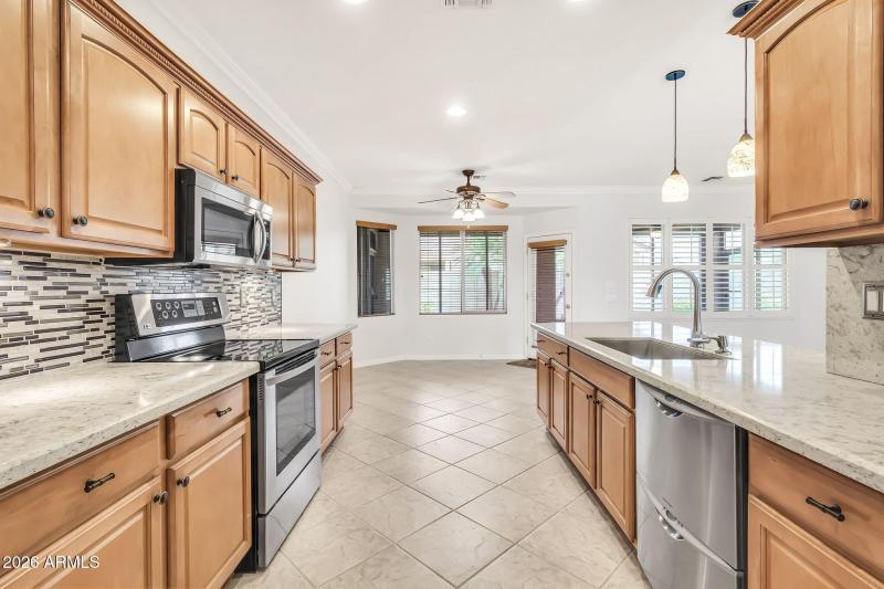 BeautifulCabinets & Appliances