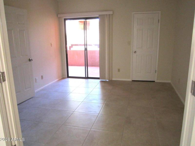 11 419 2ND BEDROOM